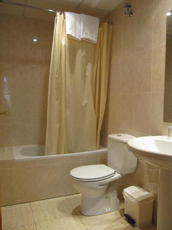 Fonda Agusti Hotel Esterri d'Àneu Værelse billede